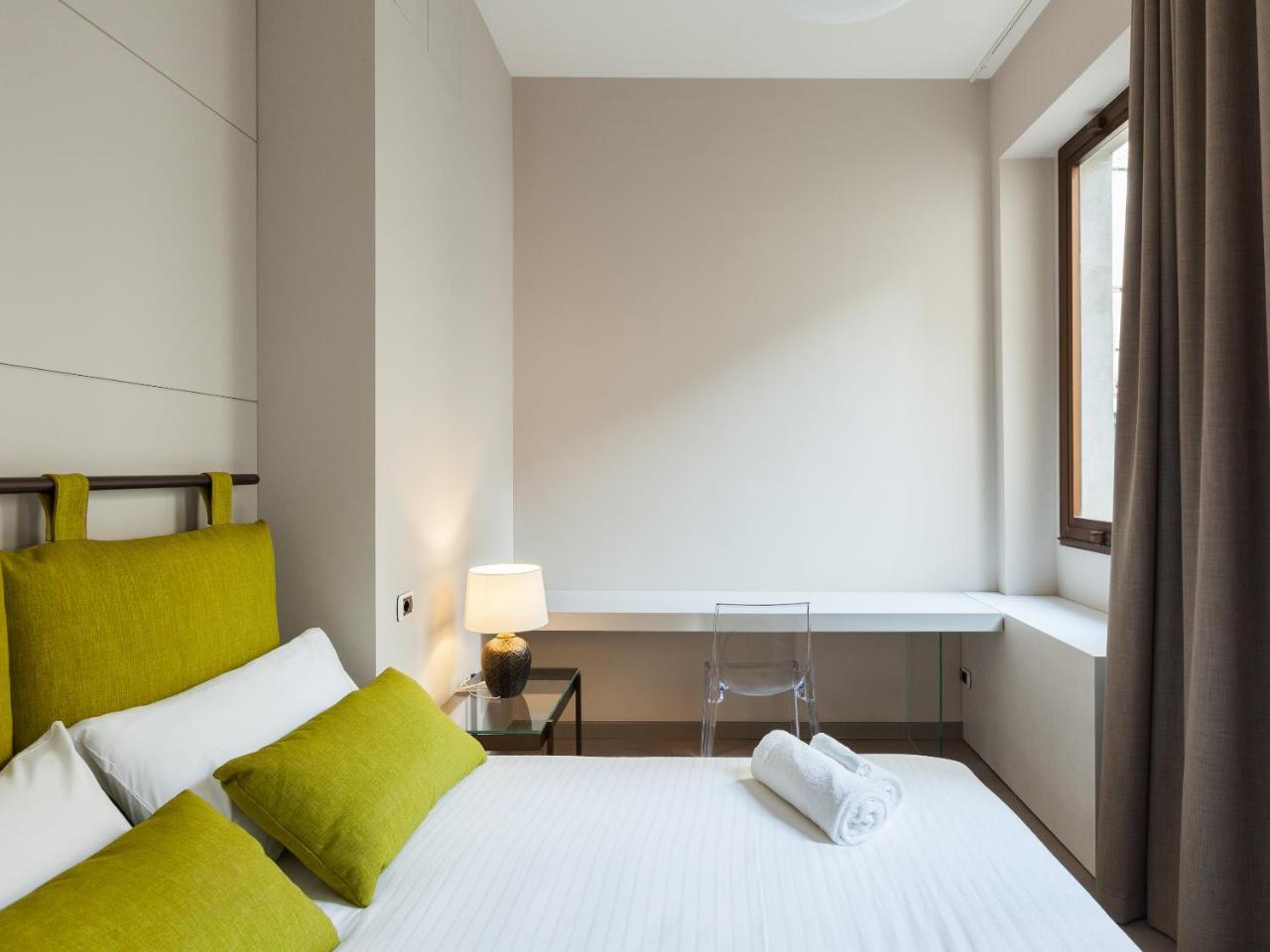Easyhomes-Duomo Suites & Apartments Milano Exterior foto