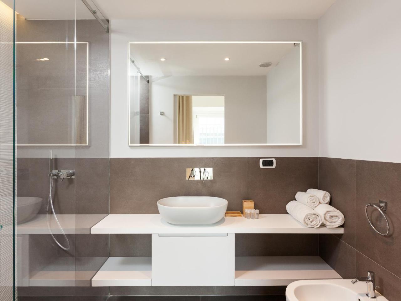 Easyhomes-Duomo Suites & Apartments Milano Exterior foto