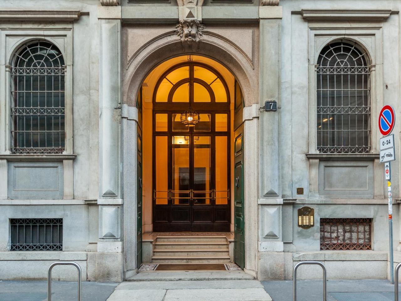 Easyhomes-Duomo Suites & Apartments Milano Exterior foto